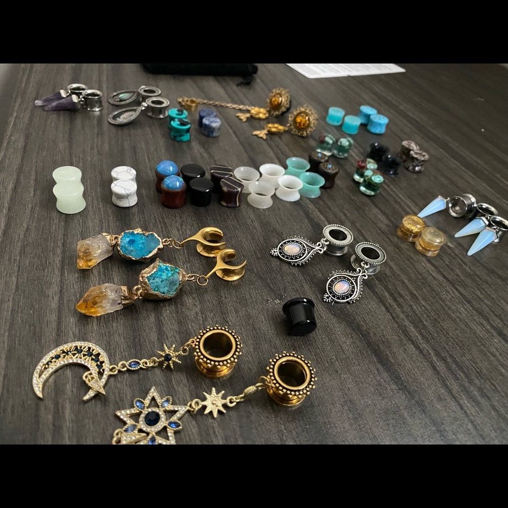 🔥EAR PLUGS & HANGERS🔥